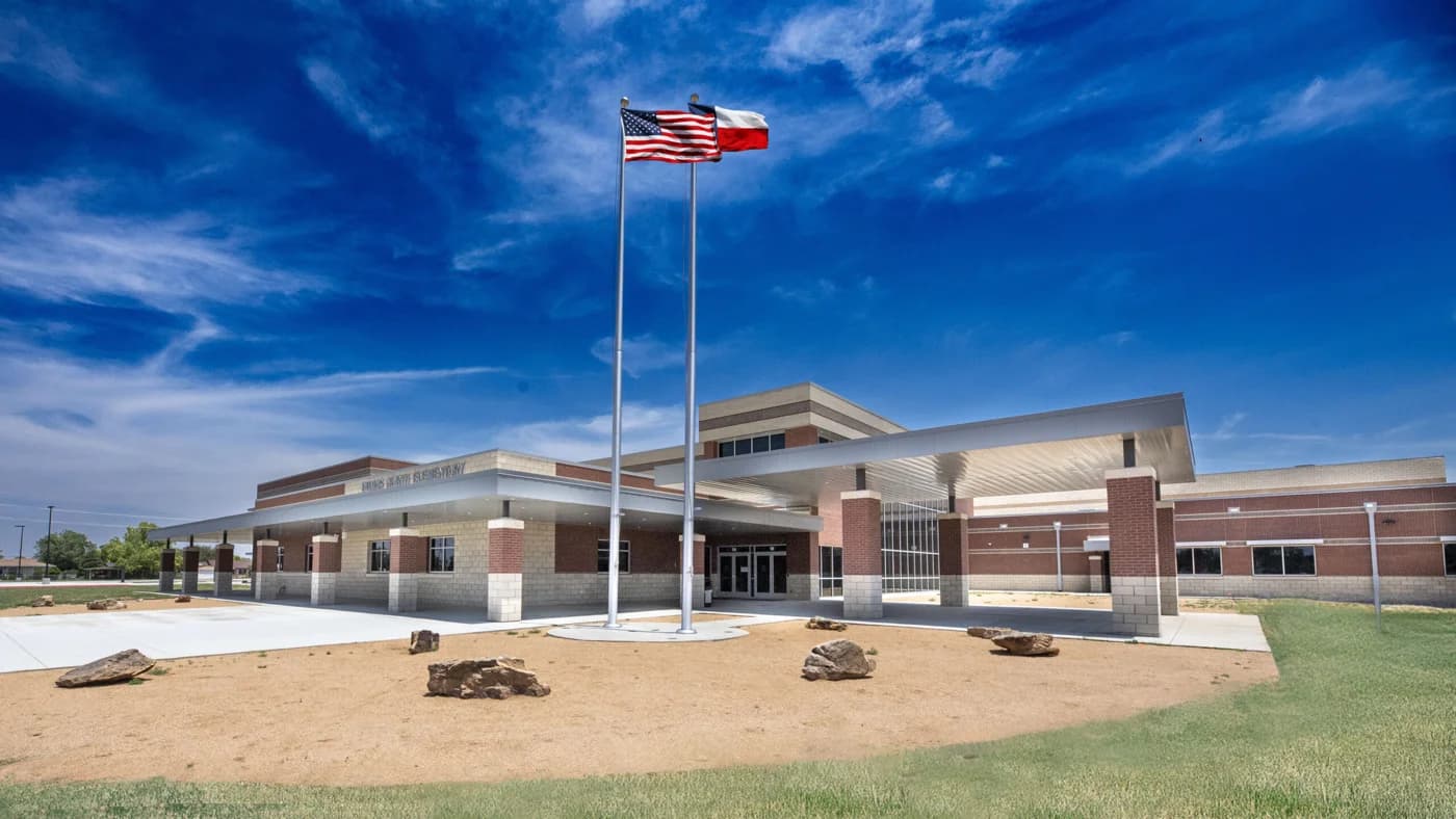 Dumas North Elementary School entrance